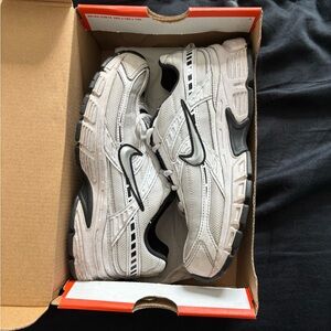 Nike Initiator White and Black Women's Sneakers